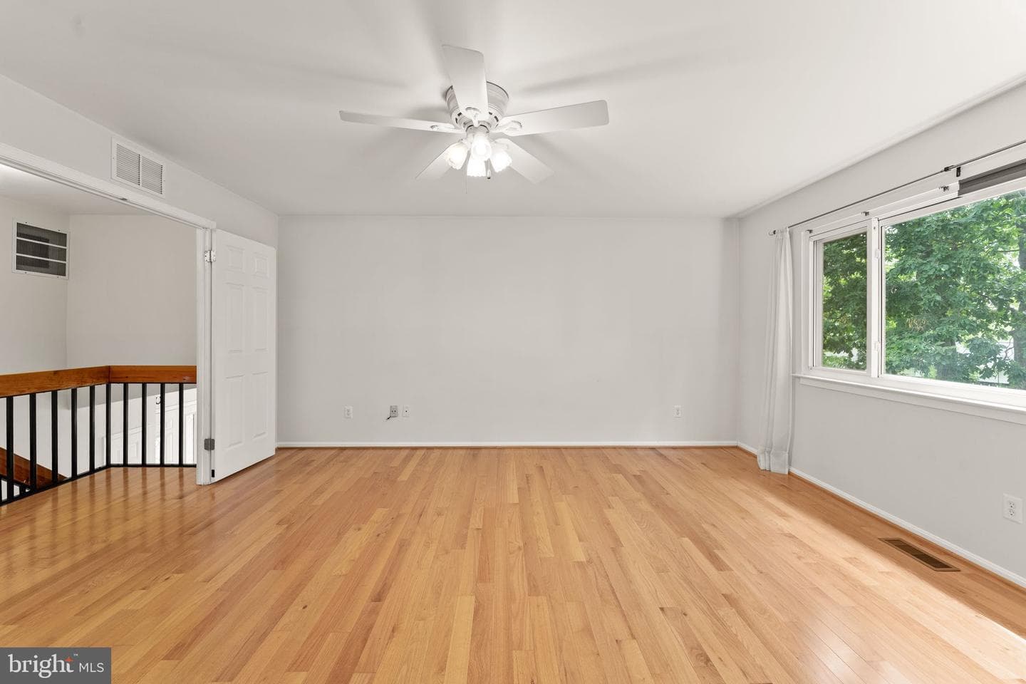 131 Evergreen Street photo 32