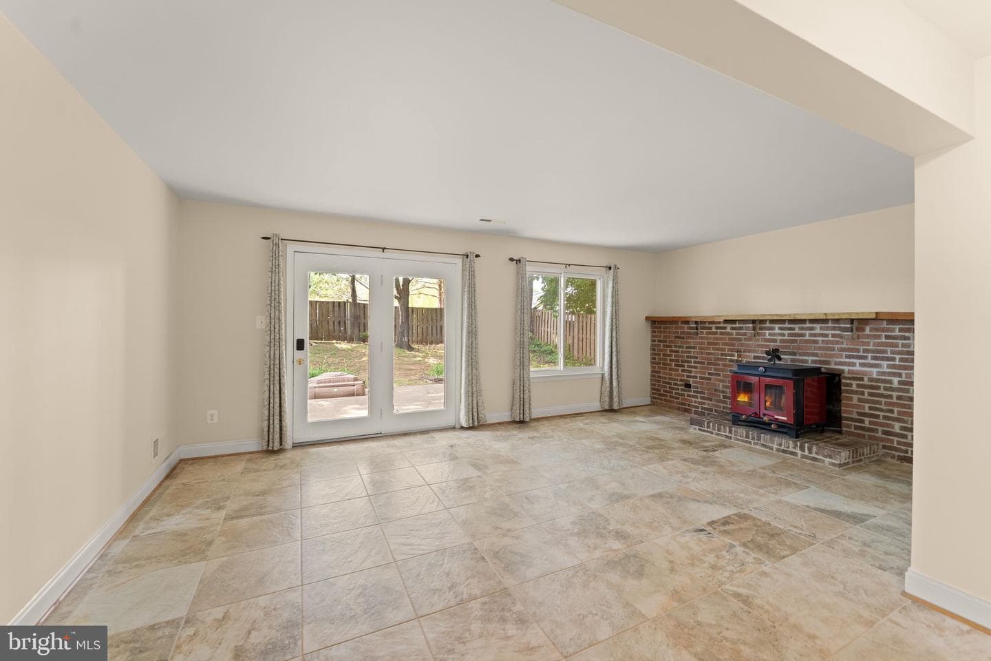 131 Evergreen Street photo 44