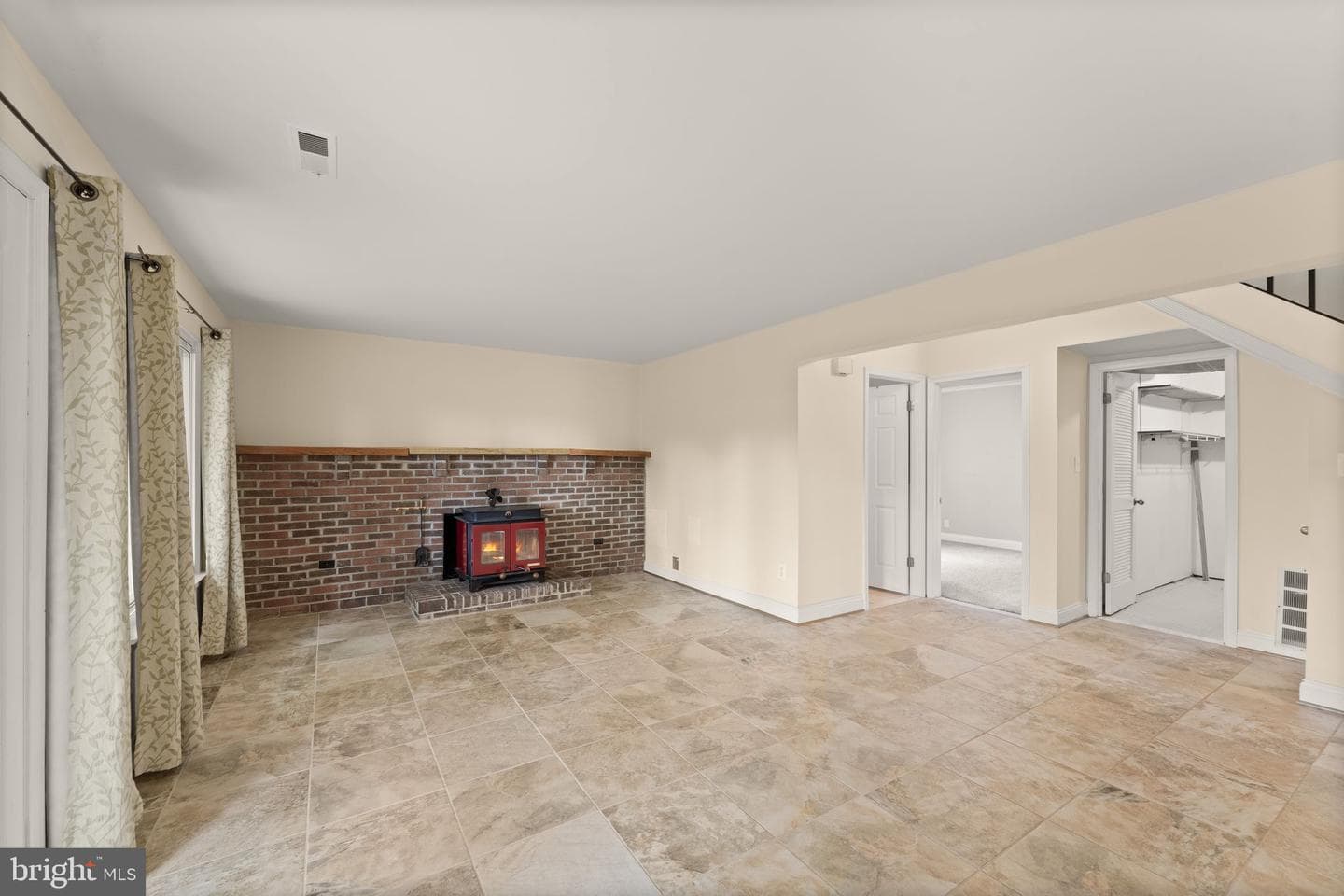 131 Evergreen Street photo 46