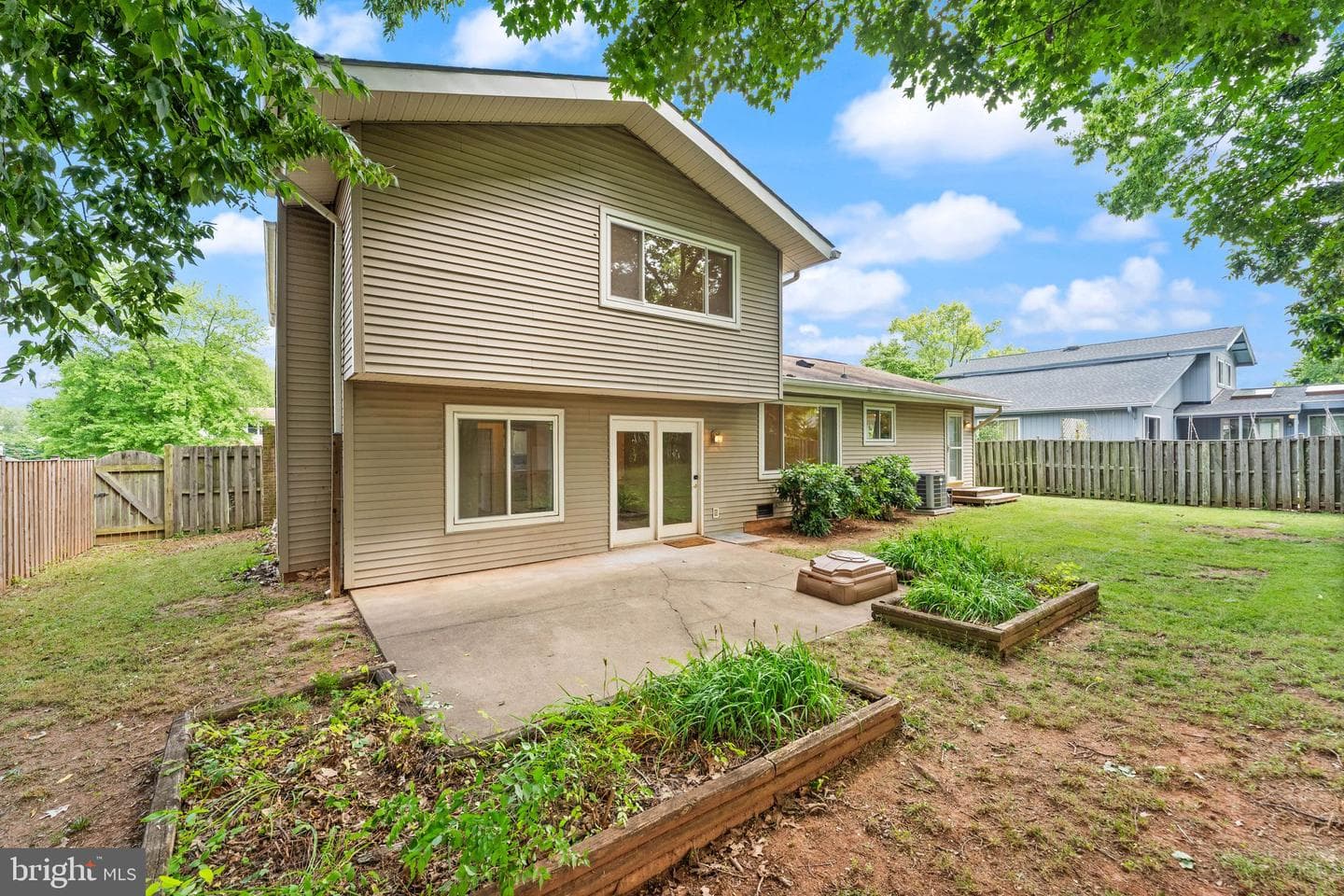 131 Evergreen Street photo 55