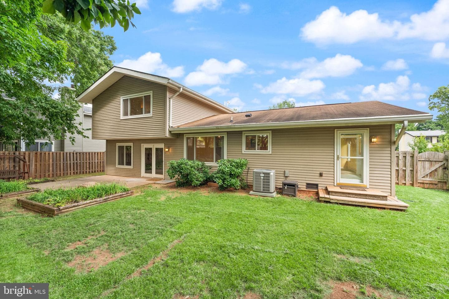 131 Evergreen Street photo 60