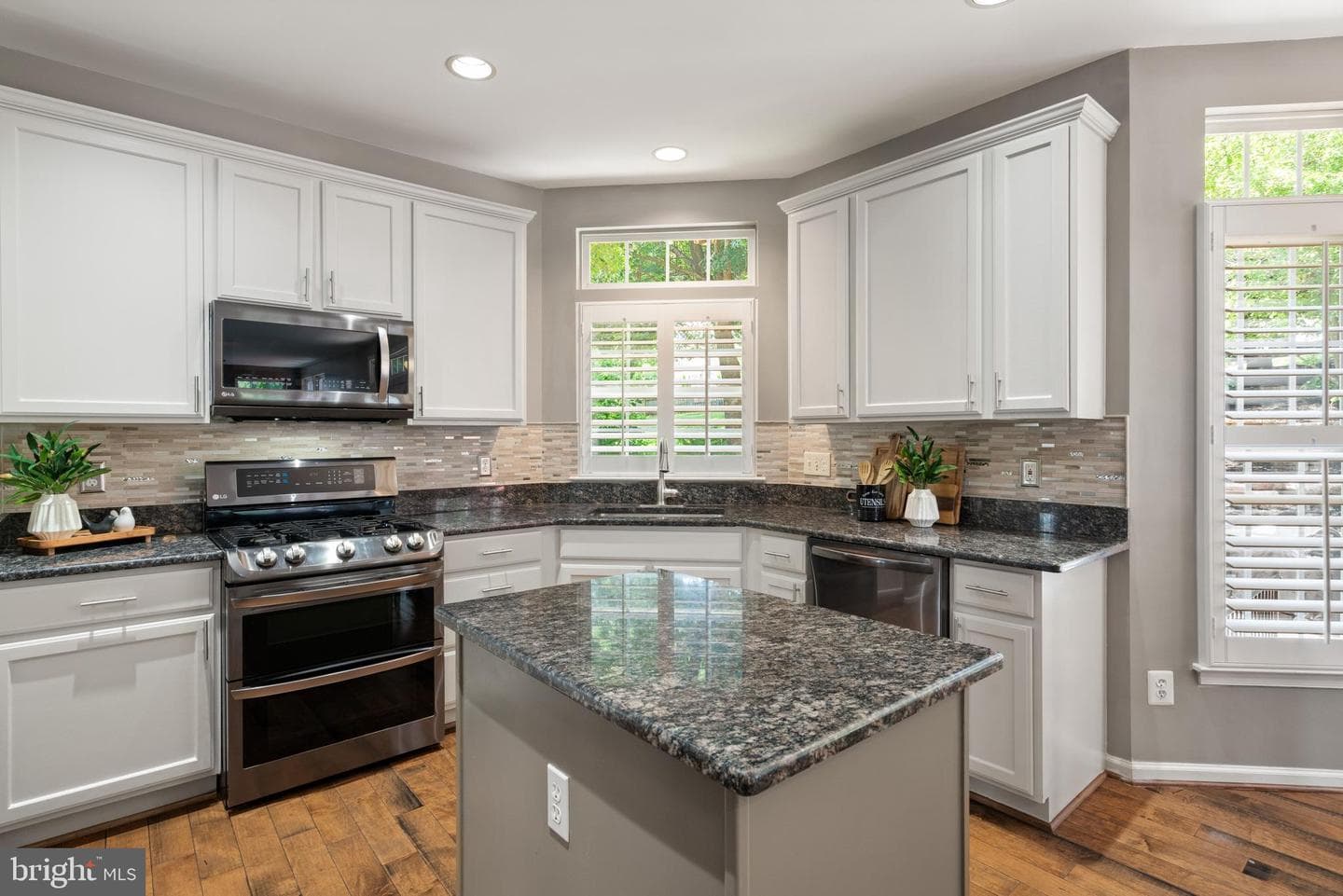 42702 Middle Ridge Place photo 24