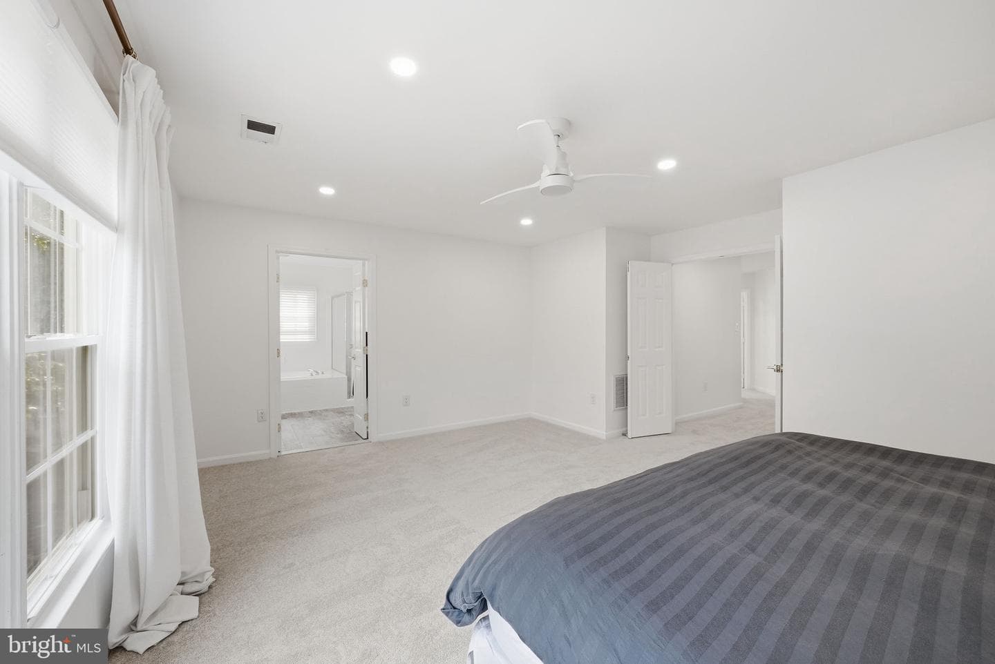 20384 Middlebury Street photo 33
