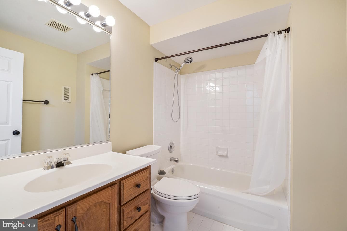 801 Santmyer Drive SE photo 45