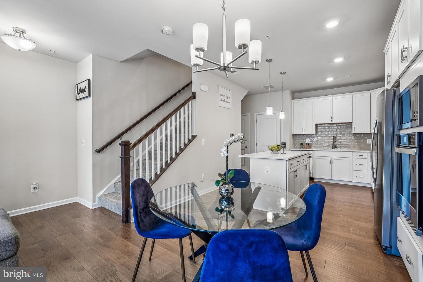 918 California Drive NE photo 5