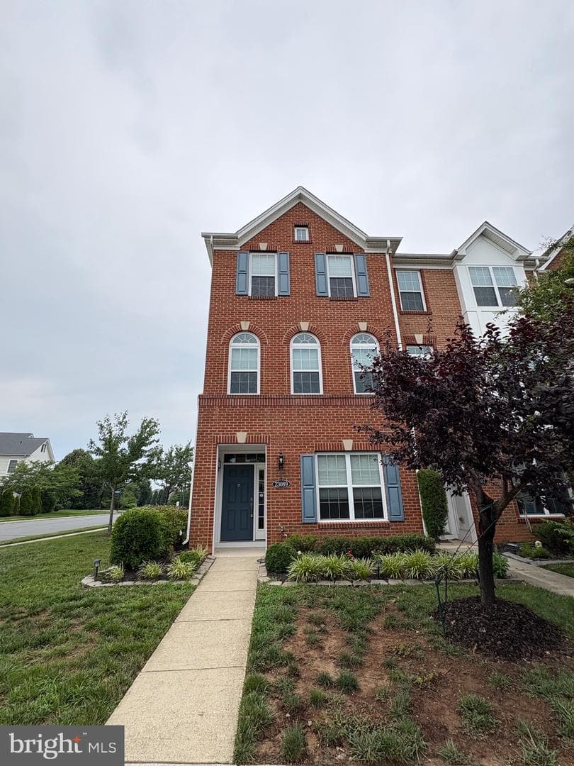 23089 Weybridge Square, Broadlands