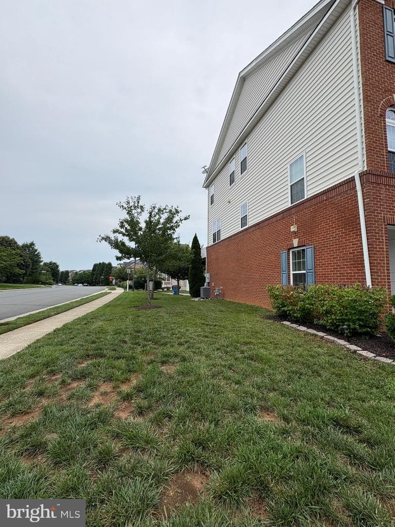 23089 Weybridge Square, Broadlands