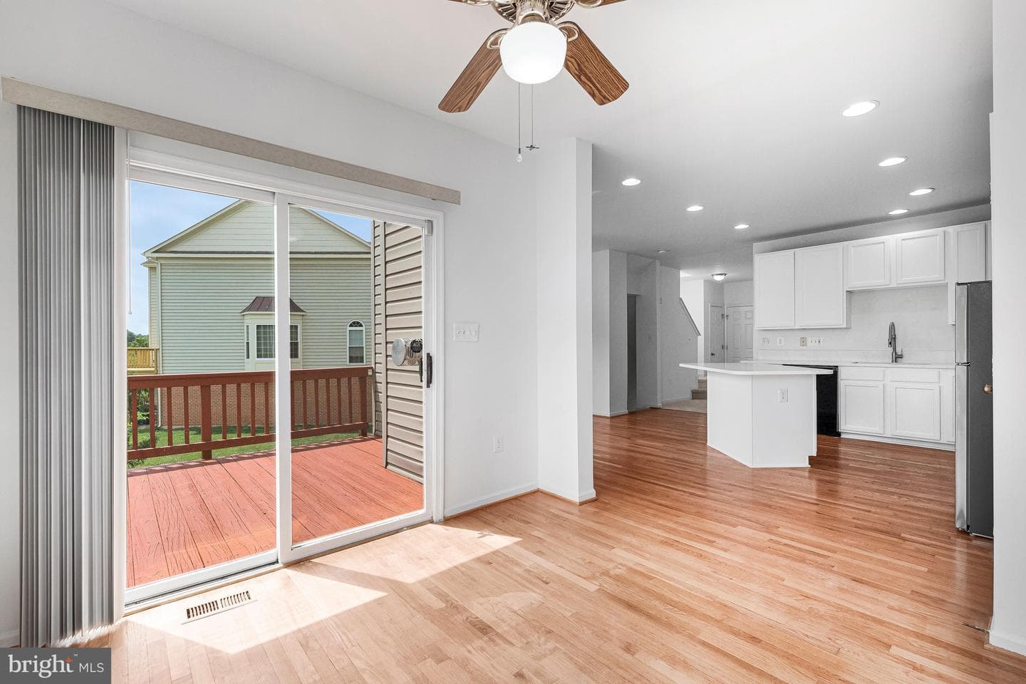 44177 Paget Terrace photo 14