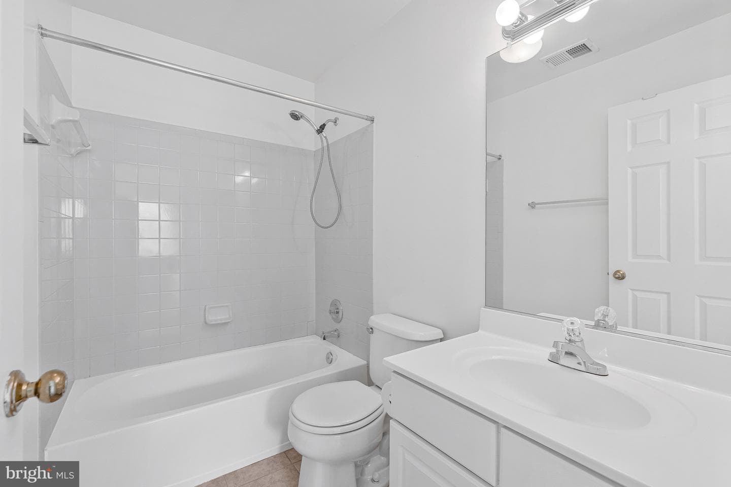 44177 Paget Terrace photo 25