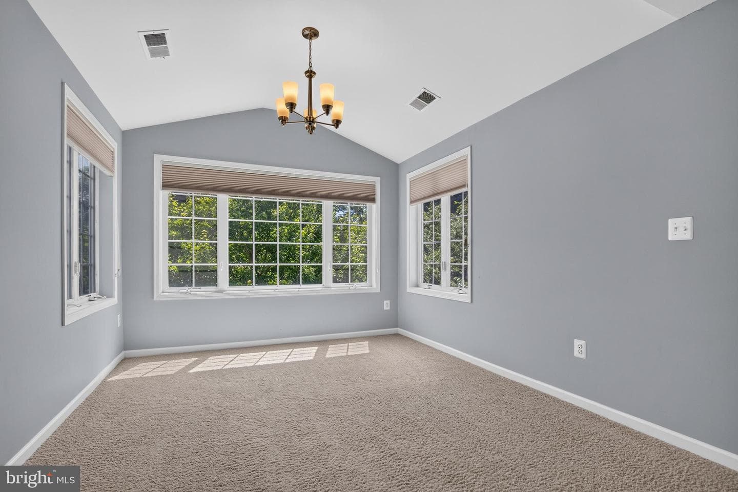 43283 Mitcham Square photo 25