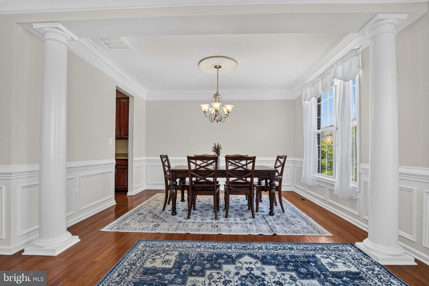 43283 Mitcham Square photo 5
