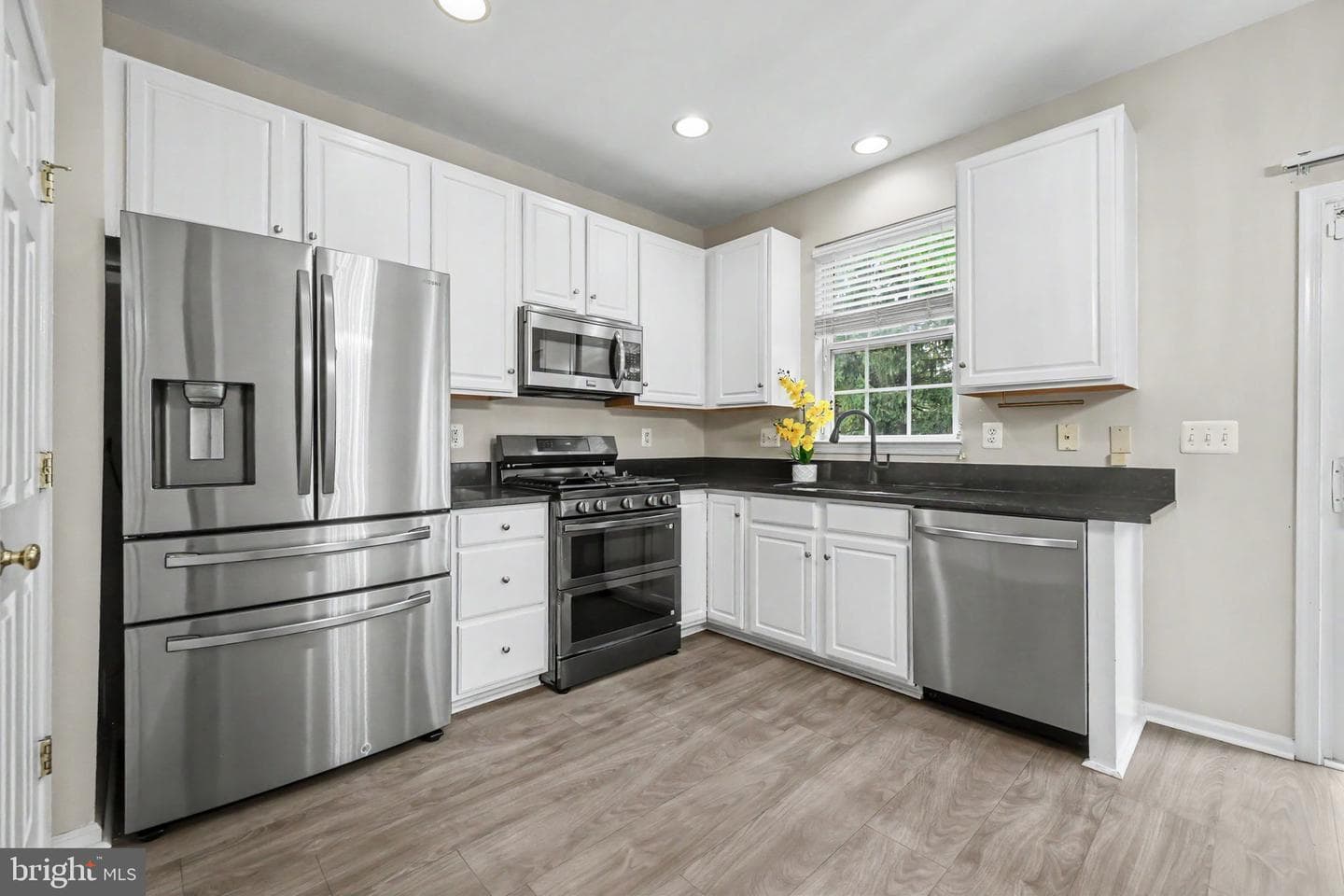 453 Pearlbush Square NE photo 22