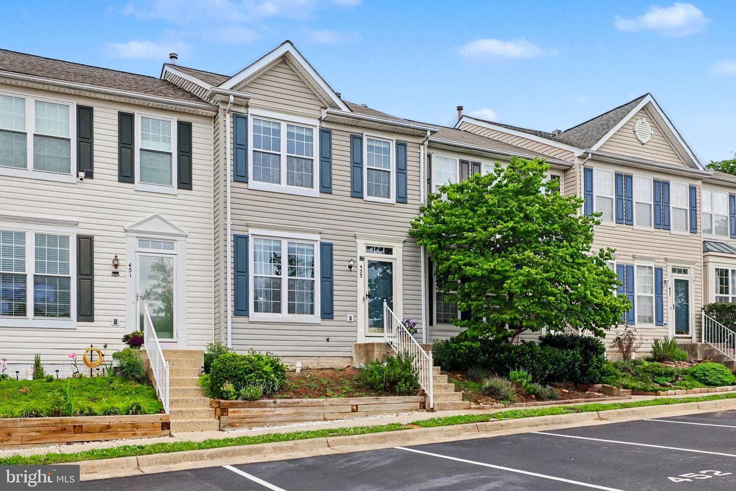 453 Pearlbush Square NE photo 4