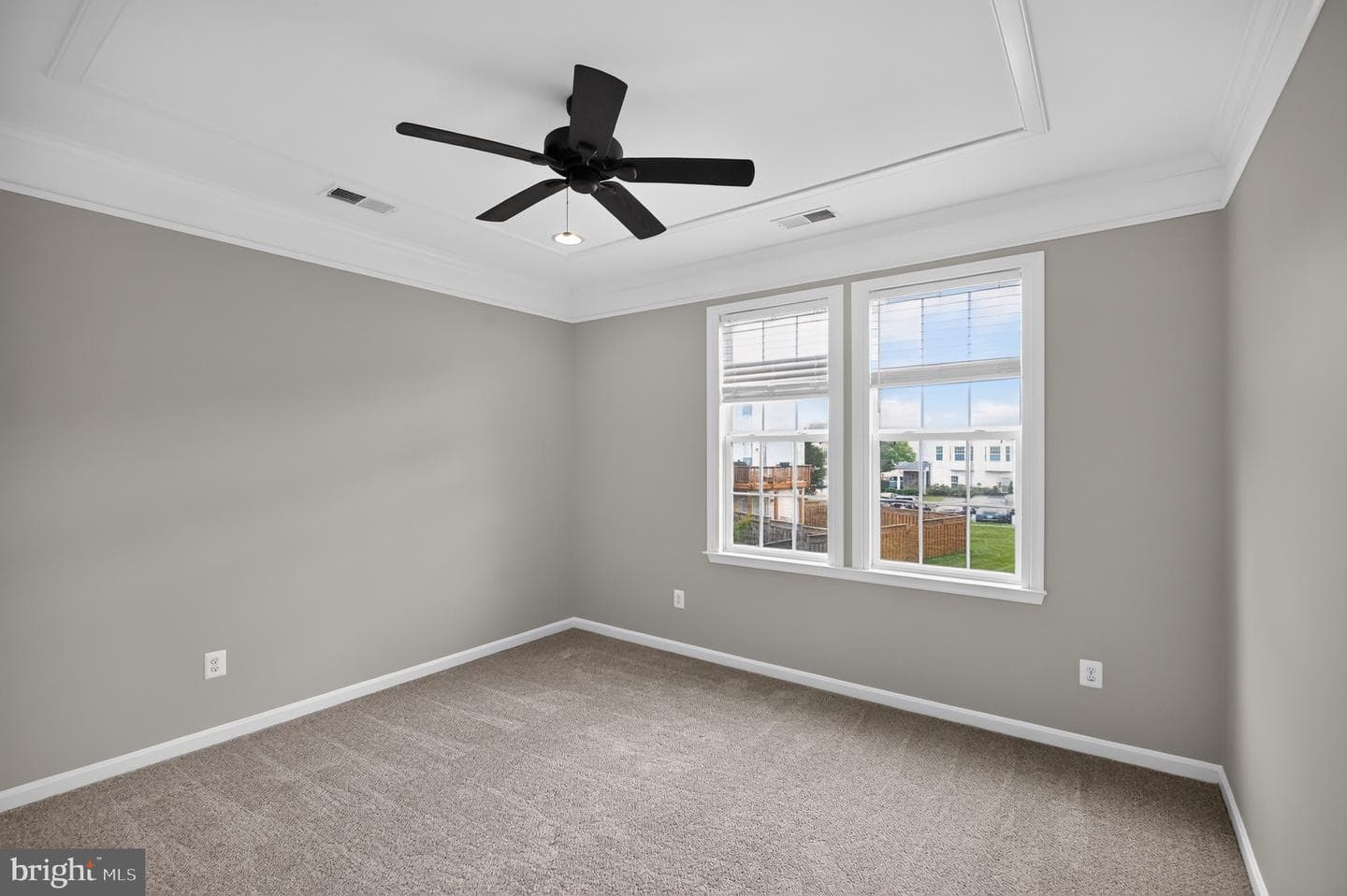 41857 Diabase Square photo 27