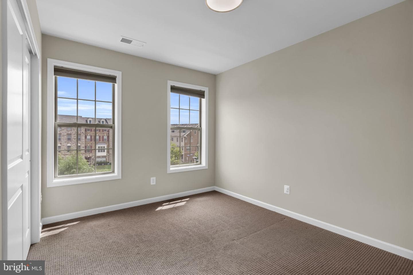 22515 Naugatuck Square photo 23