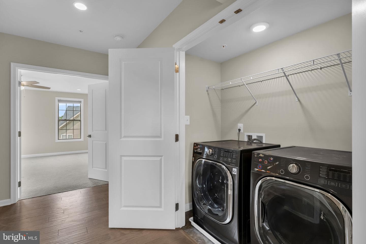 22515 Naugatuck Square photo 28