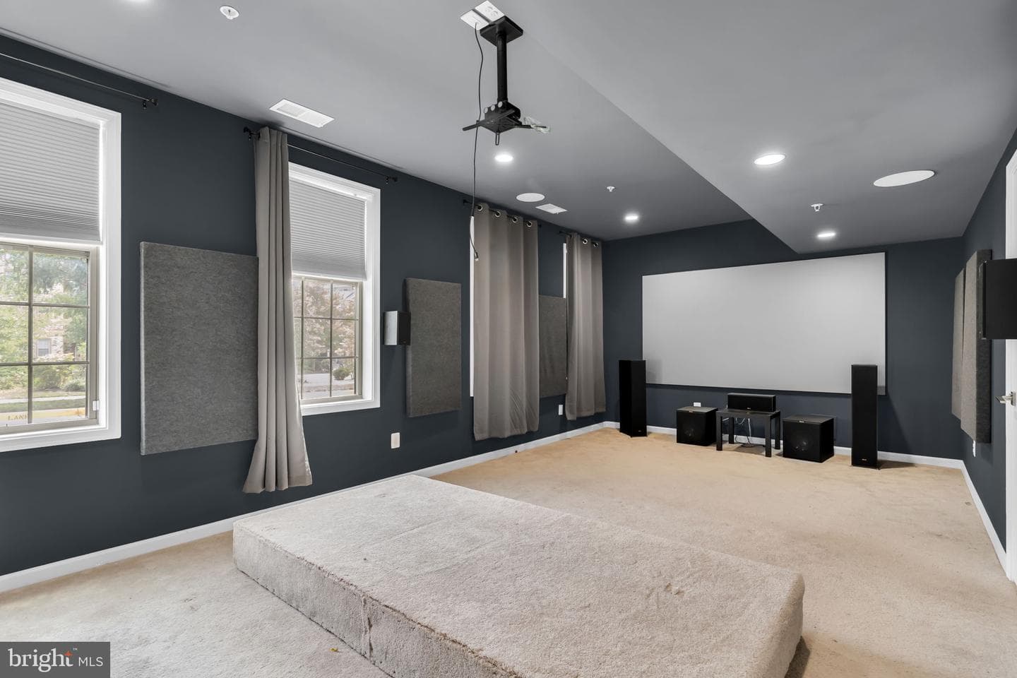 22515 Naugatuck Square photo 35