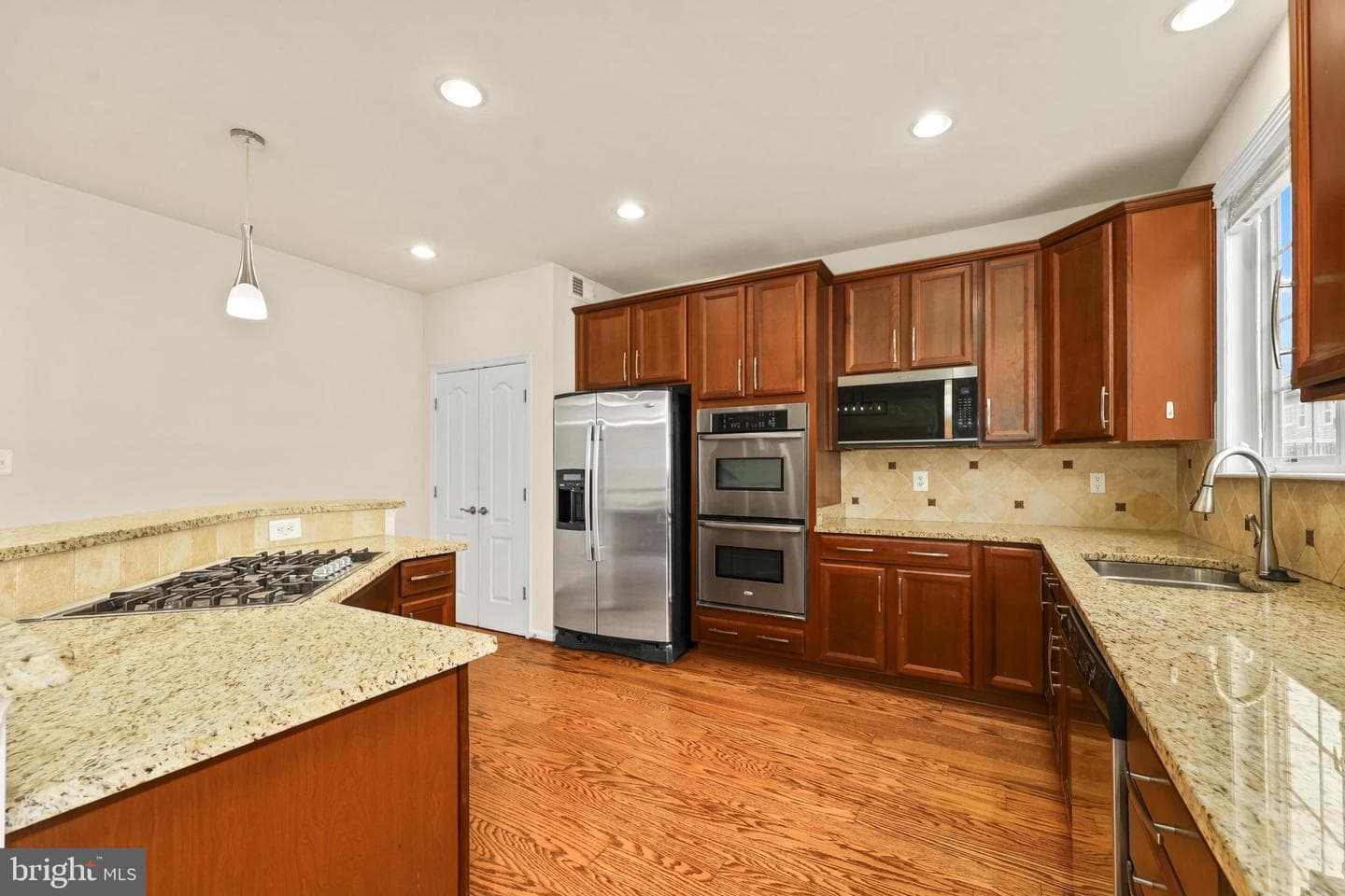 20837 Houseman Terrace photo 7