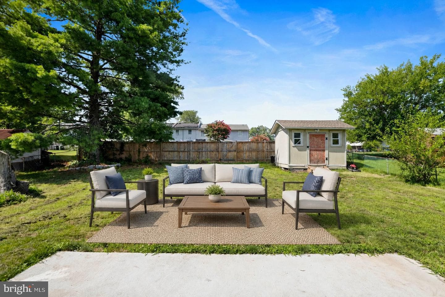 501 E Poplar Road E photo 38