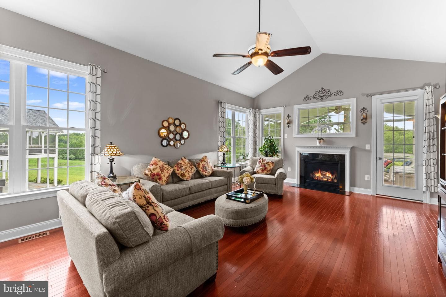 22970 Weybridge Square photo 40