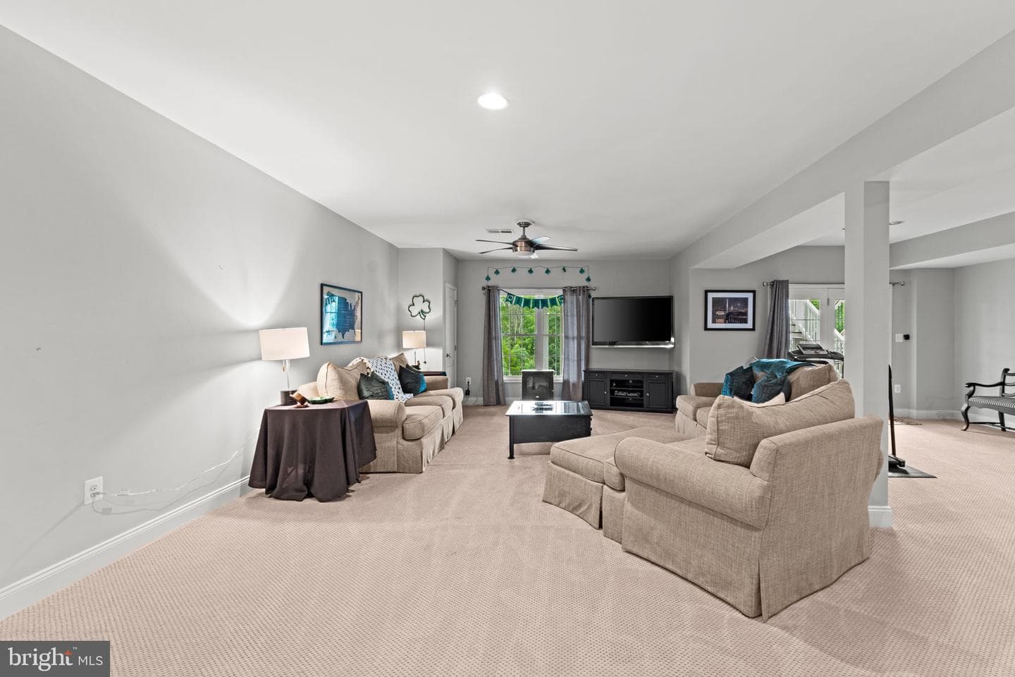 22970 Weybridge Square photo 91