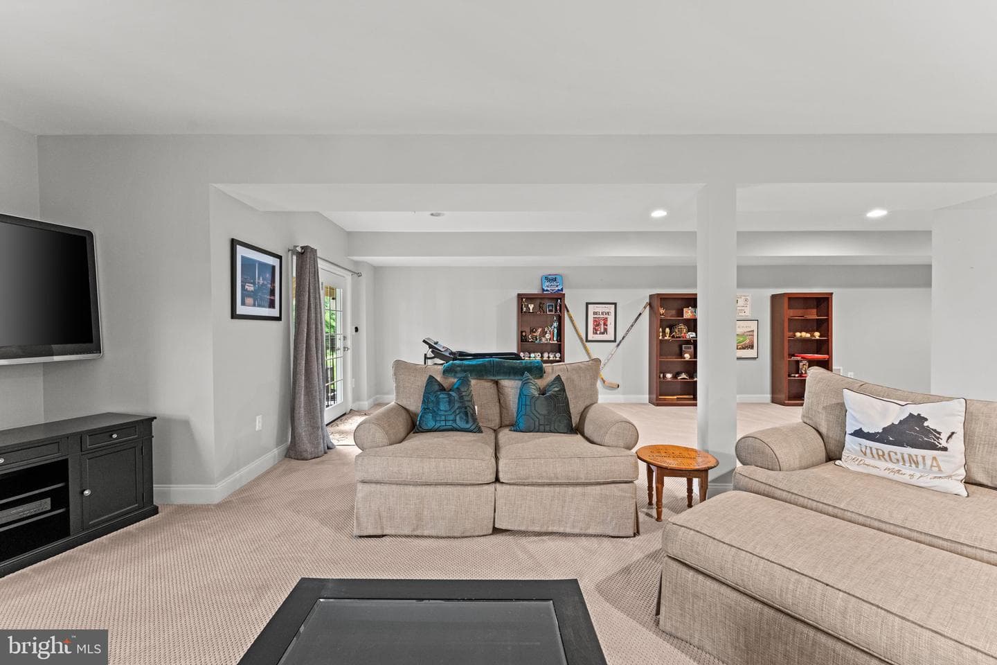 22970 Weybridge Square photo 94