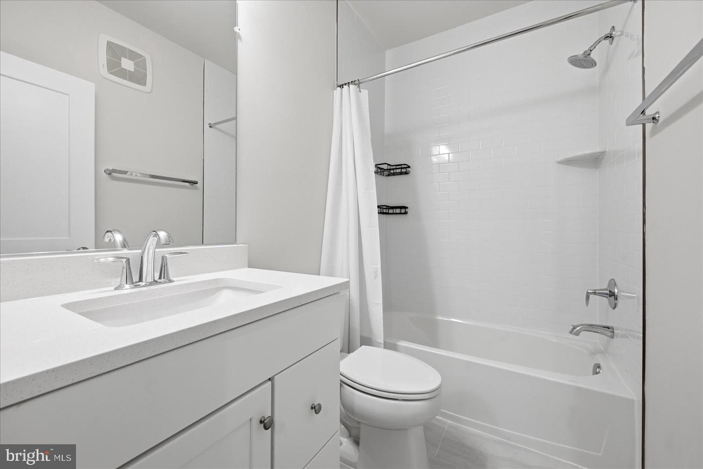 43728 Transit Square photo 9