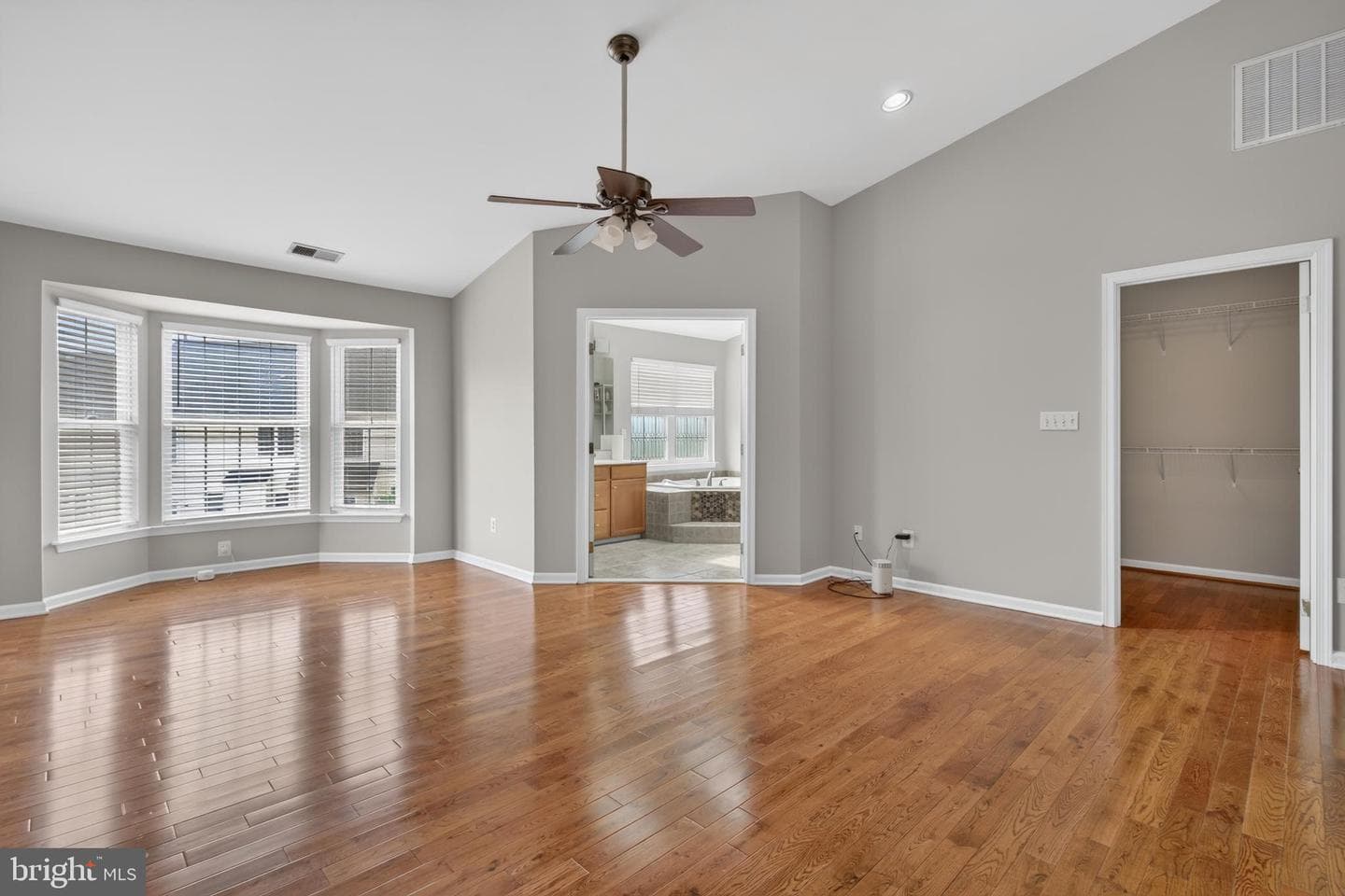 22540 Airmont Woods Terrace photo 25