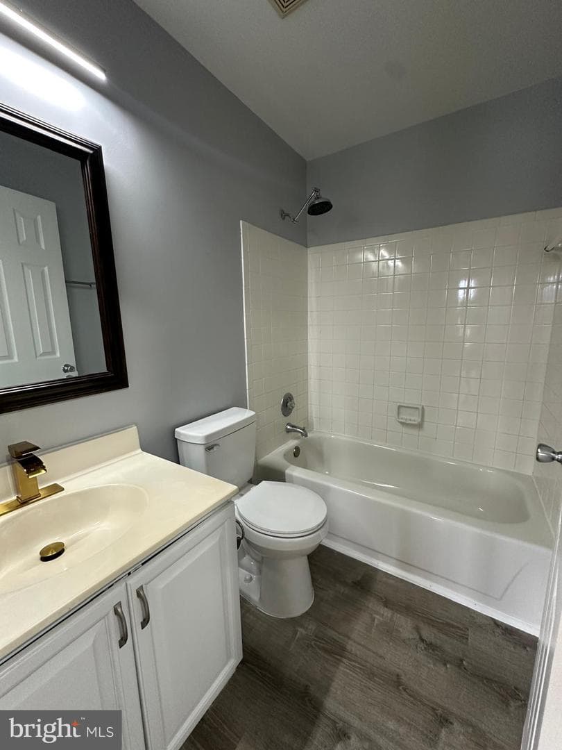 21140 Winding Brook Square photo 19