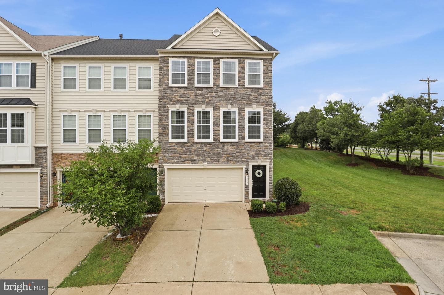 42251 Dean Chapel Square, Chantilly