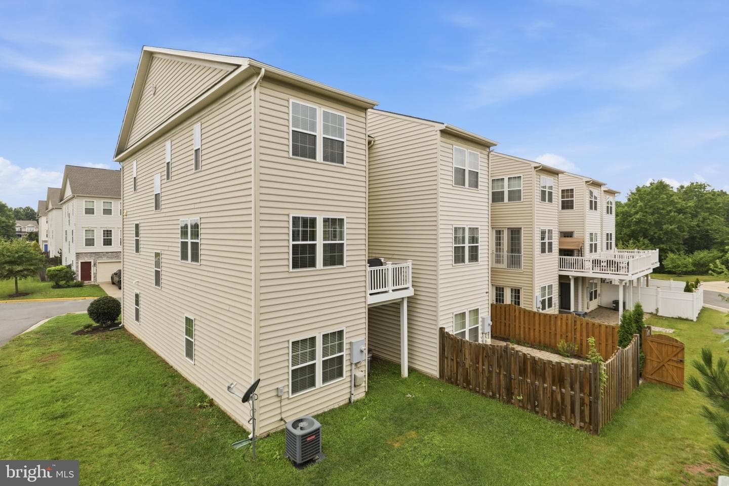 42251 Dean Chapel Square photo 34