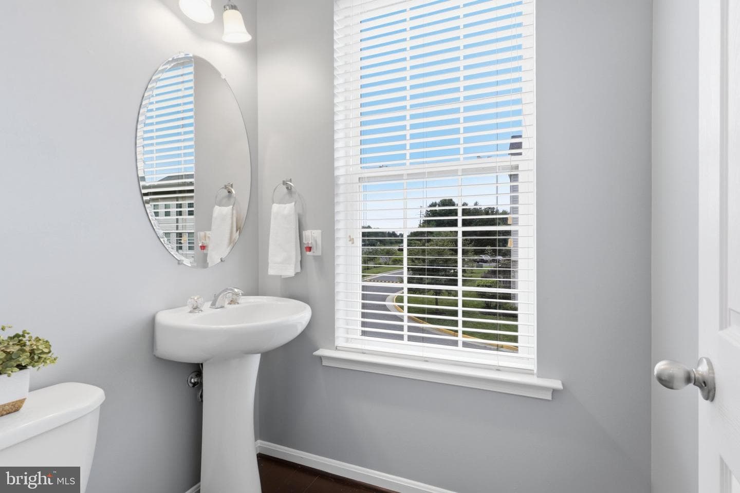 42251 Dean Chapel Square photo 8