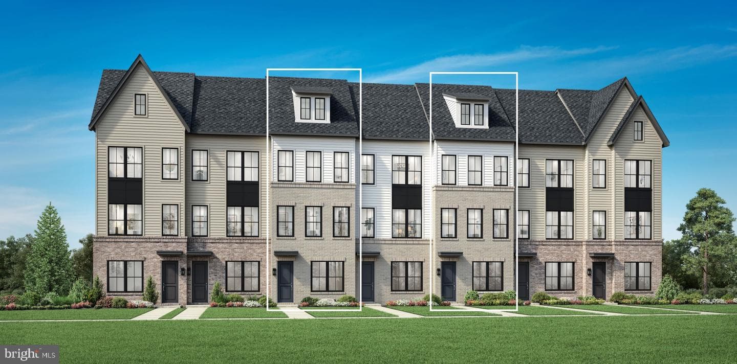 25033 Deselby Square photo 5