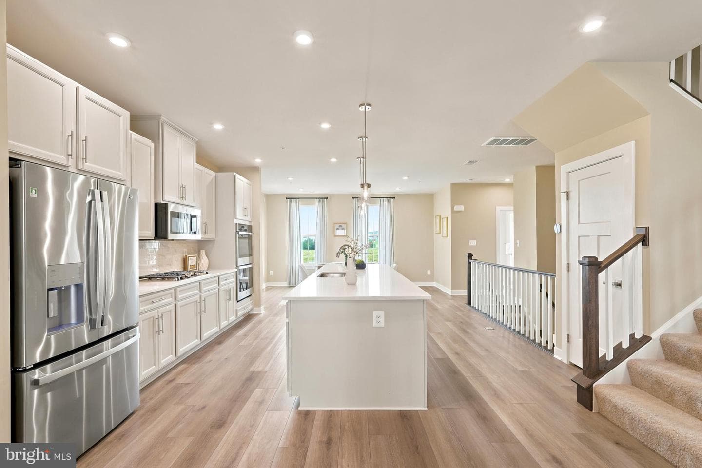 24274 Thurso Square photo 13