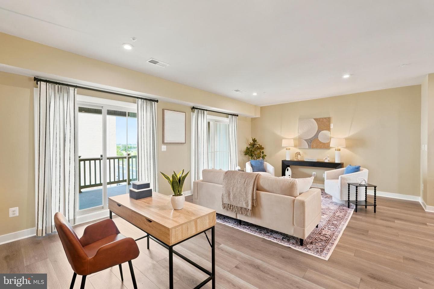 24274 Thurso Square photo 2