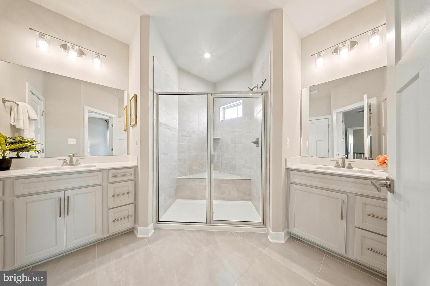 24274 Thurso Square photo 7