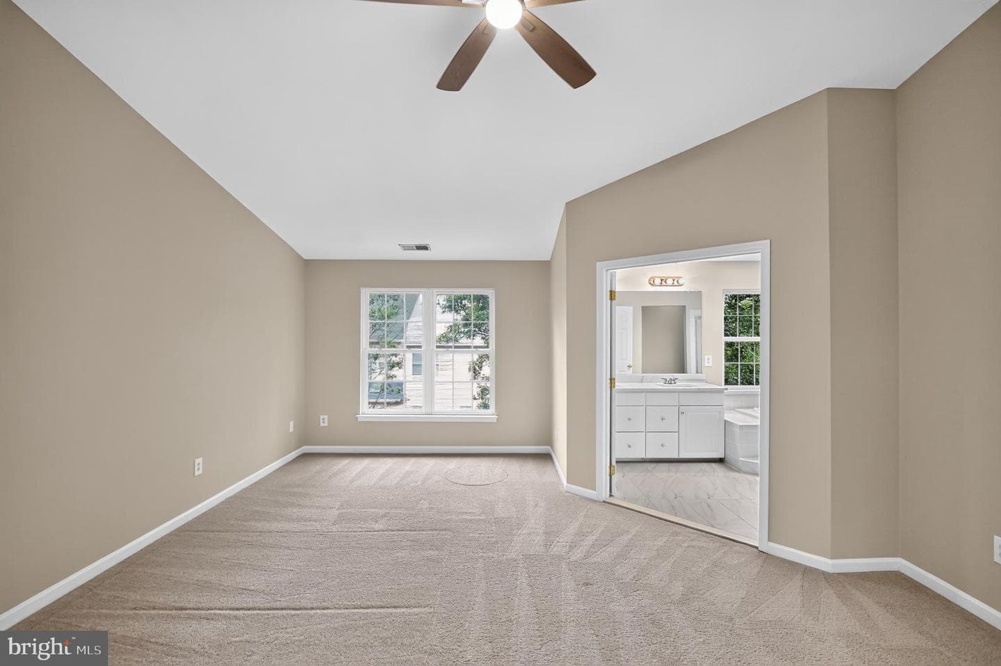 25915 Kirkwood Square photo 19