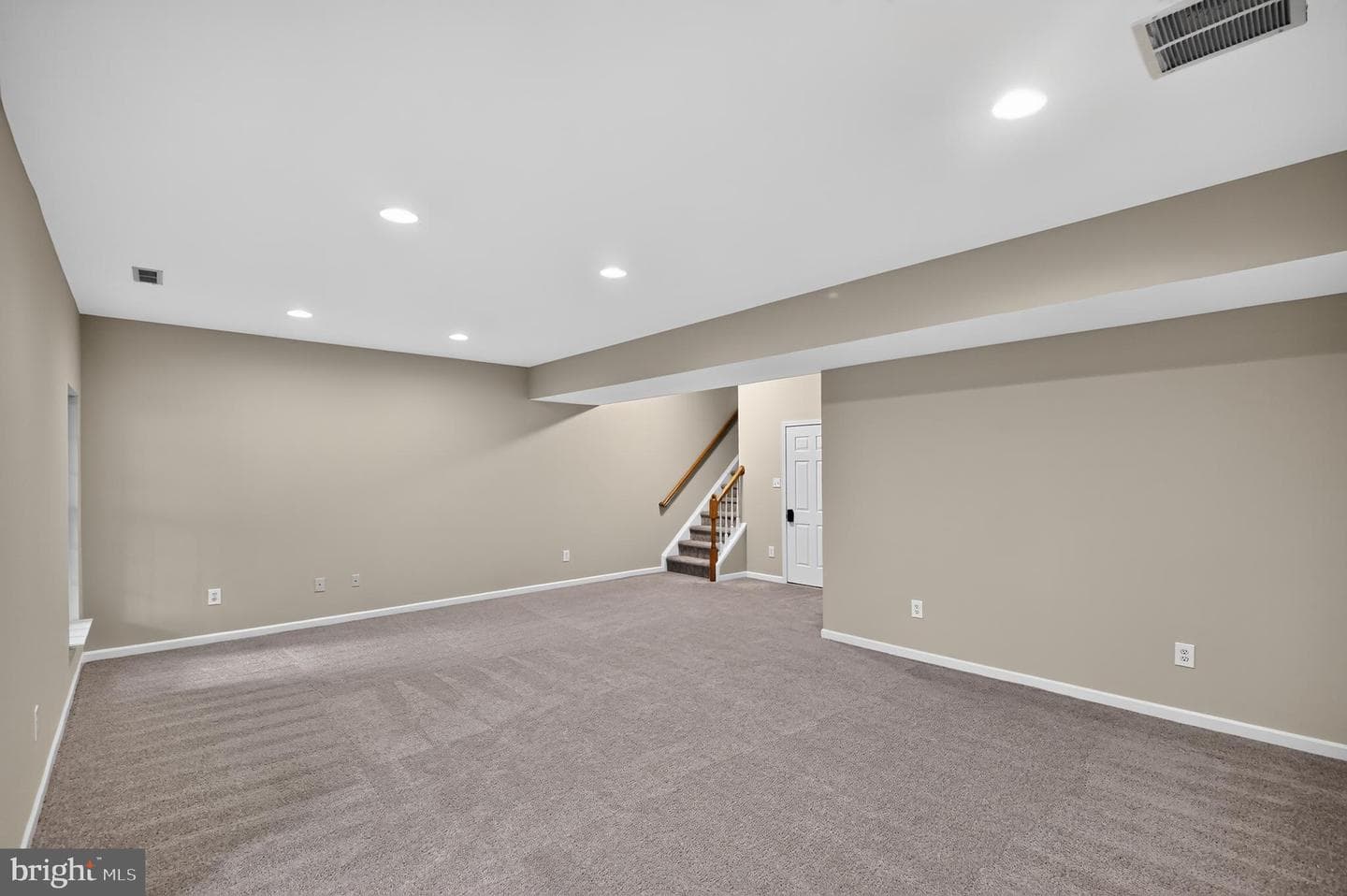 25915 Kirkwood Square photo 32
