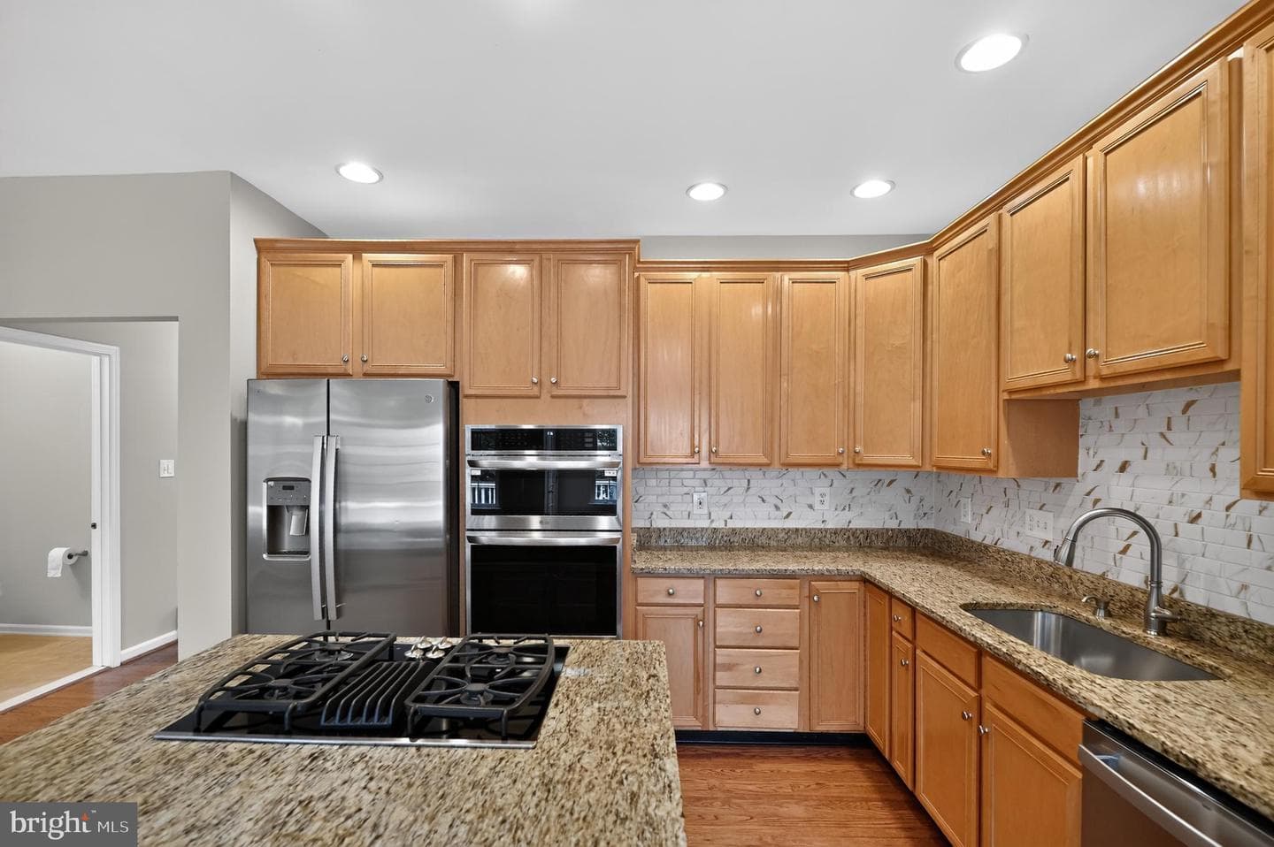 25915 Kirkwood Square photo 9