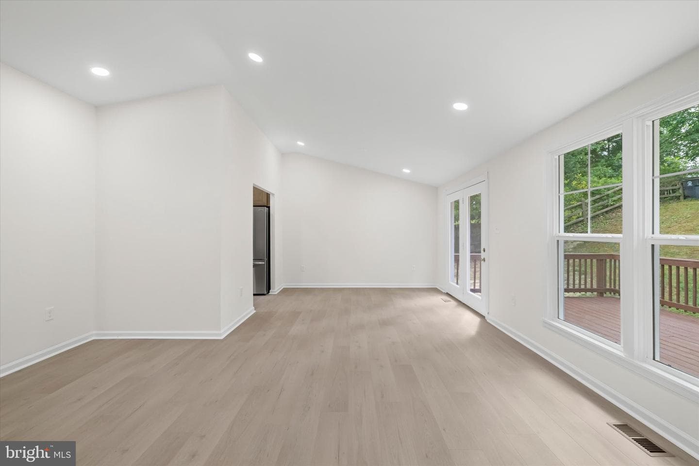 1216 Bradfield Drive SW photo 8