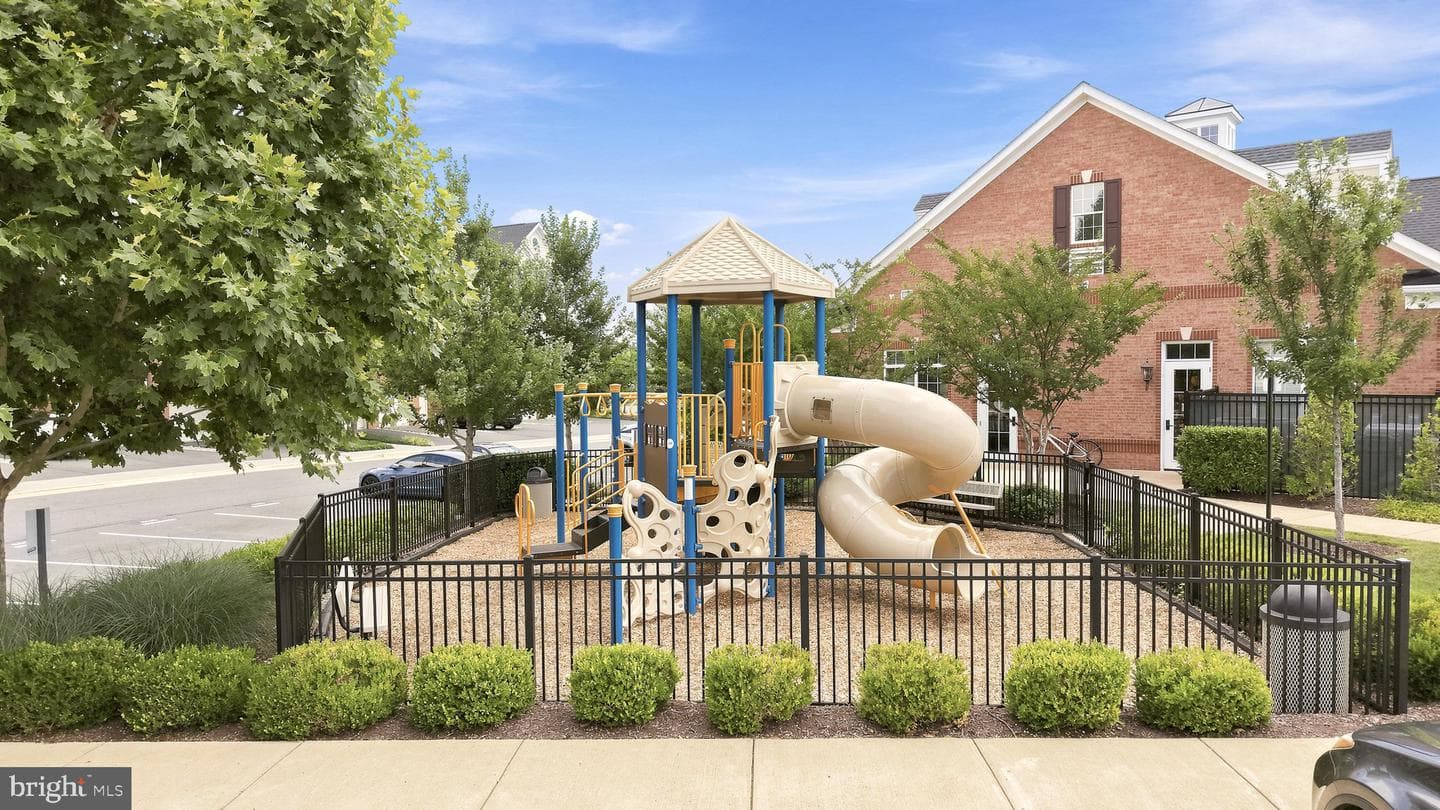 23255 Milltown Knoll Square #107 photo 48