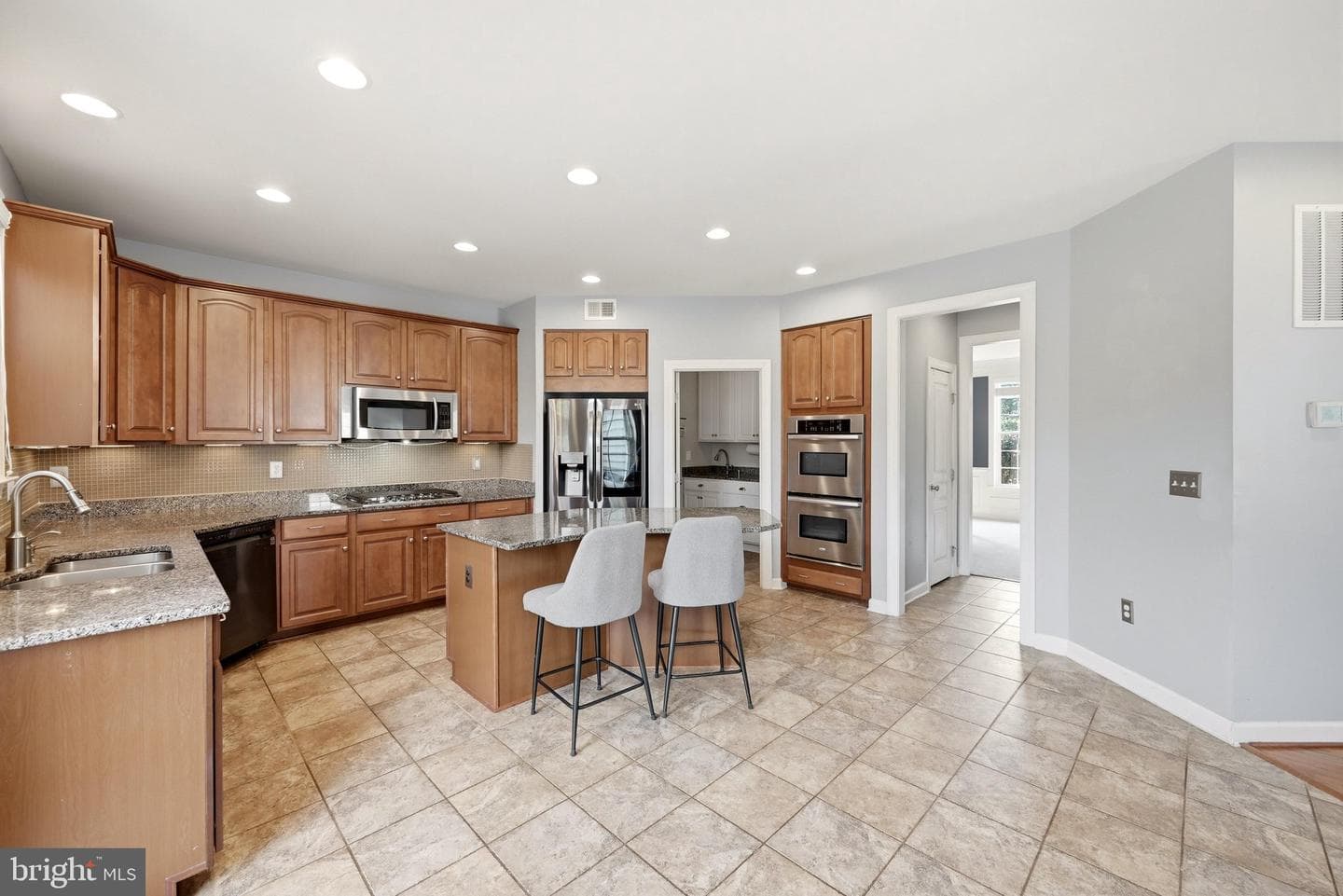 21054 Hooded Crow Drive photo 28