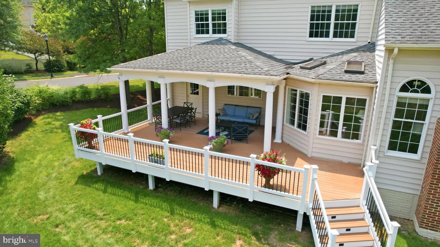 19704 Stanford Hall Place photo 7