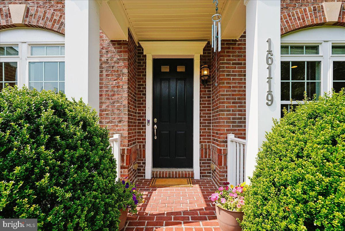 16119 Turning Leaf Lane photo 4