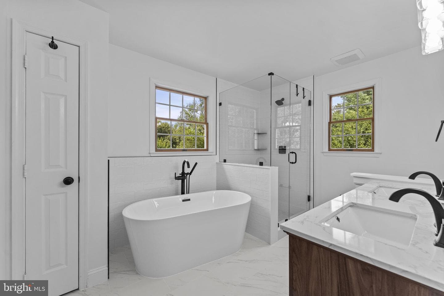 36983 Philomont Road photo 42