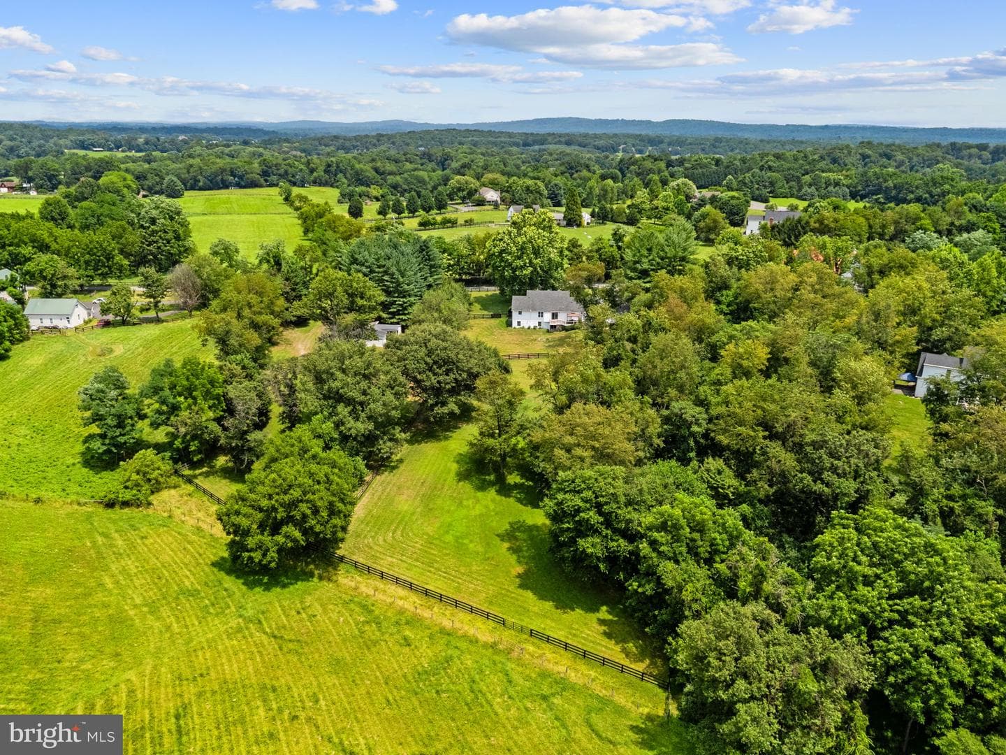 36983 Philomont Road photo 5