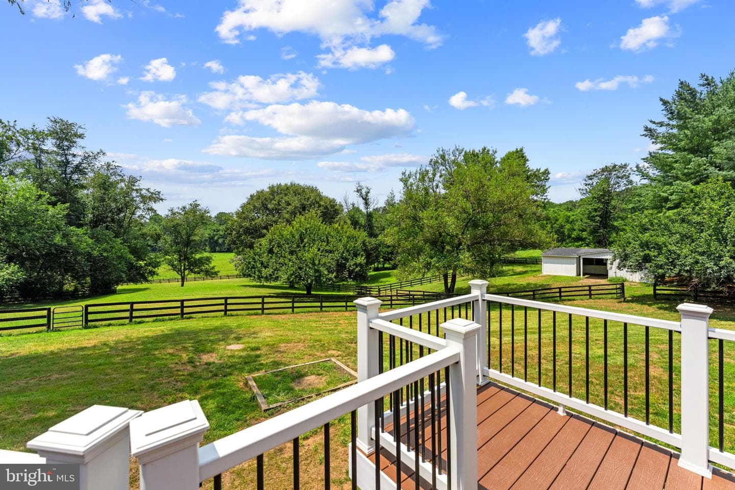 36983 Philomont Road photo 78