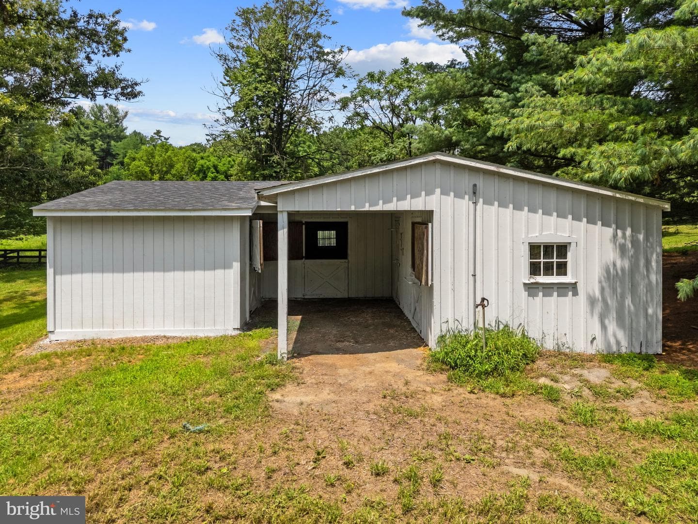 36983 Philomont Road photo 85