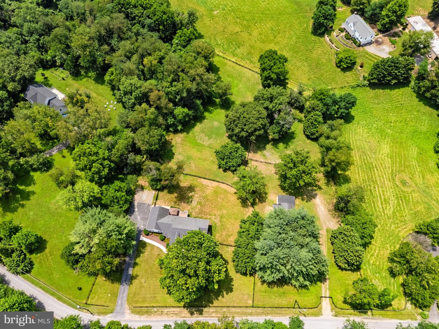 36983 Philomont Road photo 94