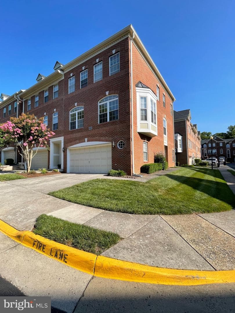 20381 Fallsway Terrace, Sterling
